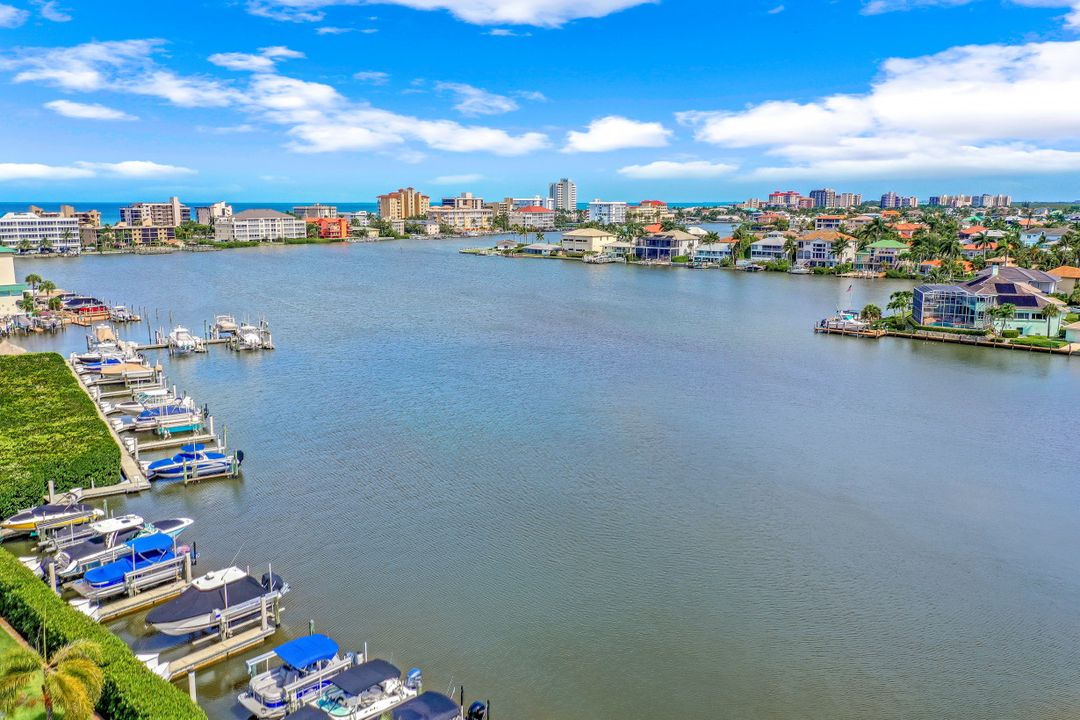 9101 Vanderbilt Dr #203, Naples, FL 34108