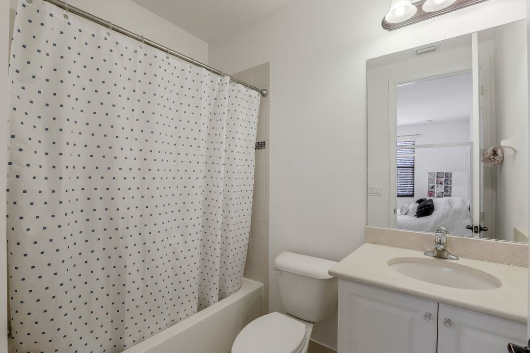 3183 Pacific Dr, Naples, FL 34119