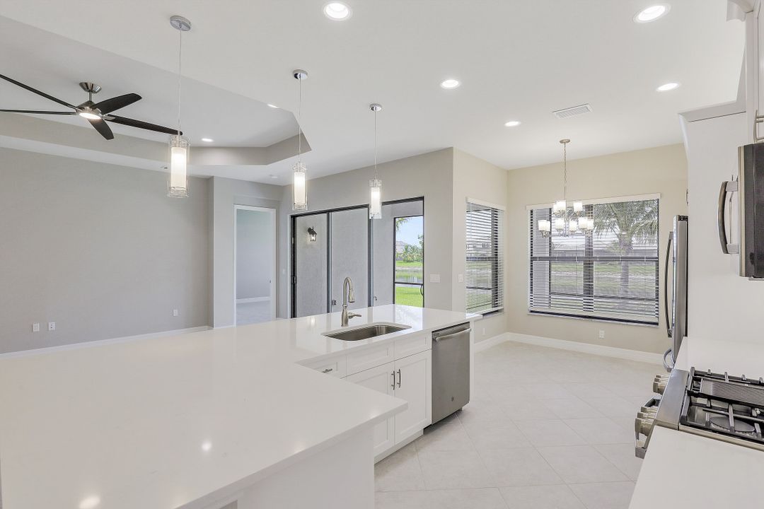 4549 Kensington Cir, Naples, FL 34119