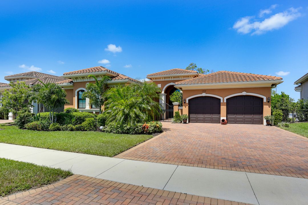 2958 Cinnamon Bay Cir, Naples, FL 34119
