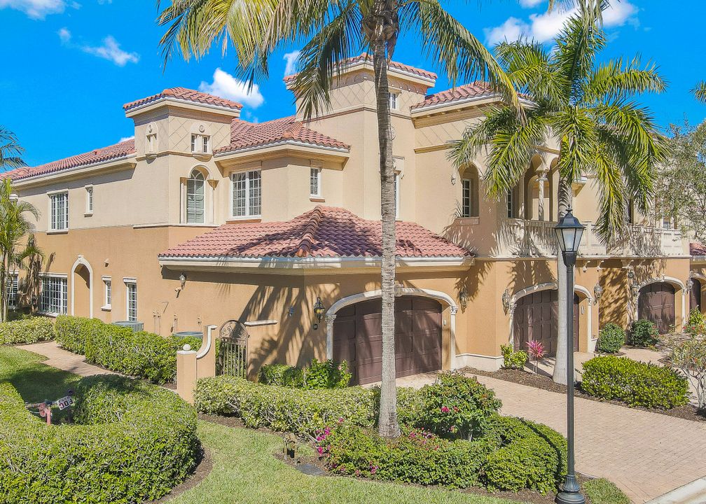 9293 Menaggio Ct #101, Naples, FL 34114