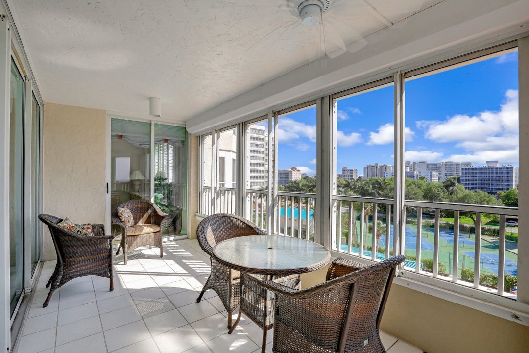 21 Bluebill Ave #404, Naples, FL 34108