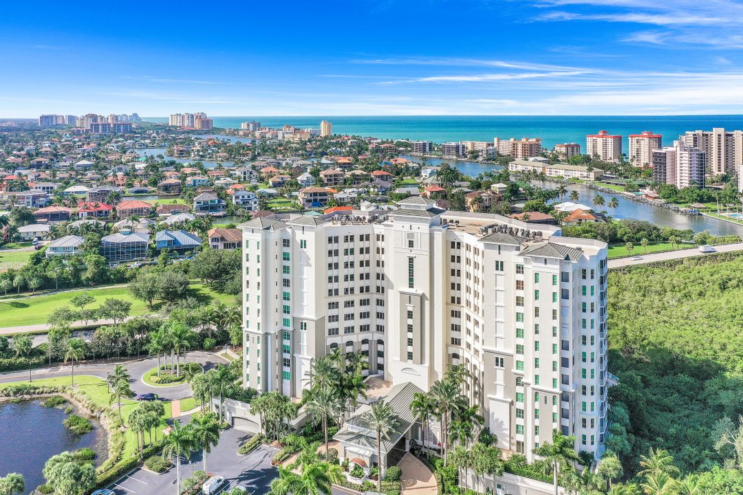 300 Dunes Blvd #Unit 305, Naples, FL 34110