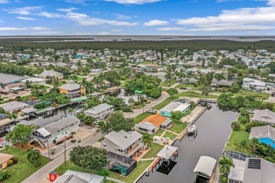 3668 Clipper Ln, Saint James City, FL 33956