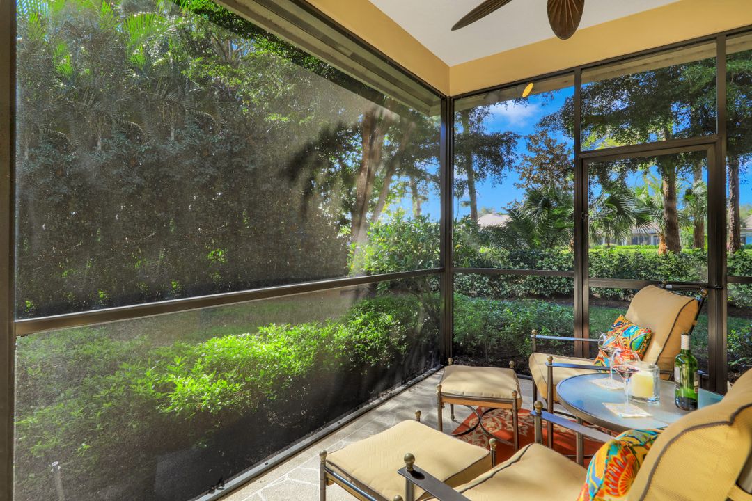 237 Charleston Ct, Naples, FL 34110