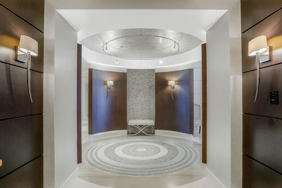 11125 Gulf Shore Dr #701, Naples, FL 34108