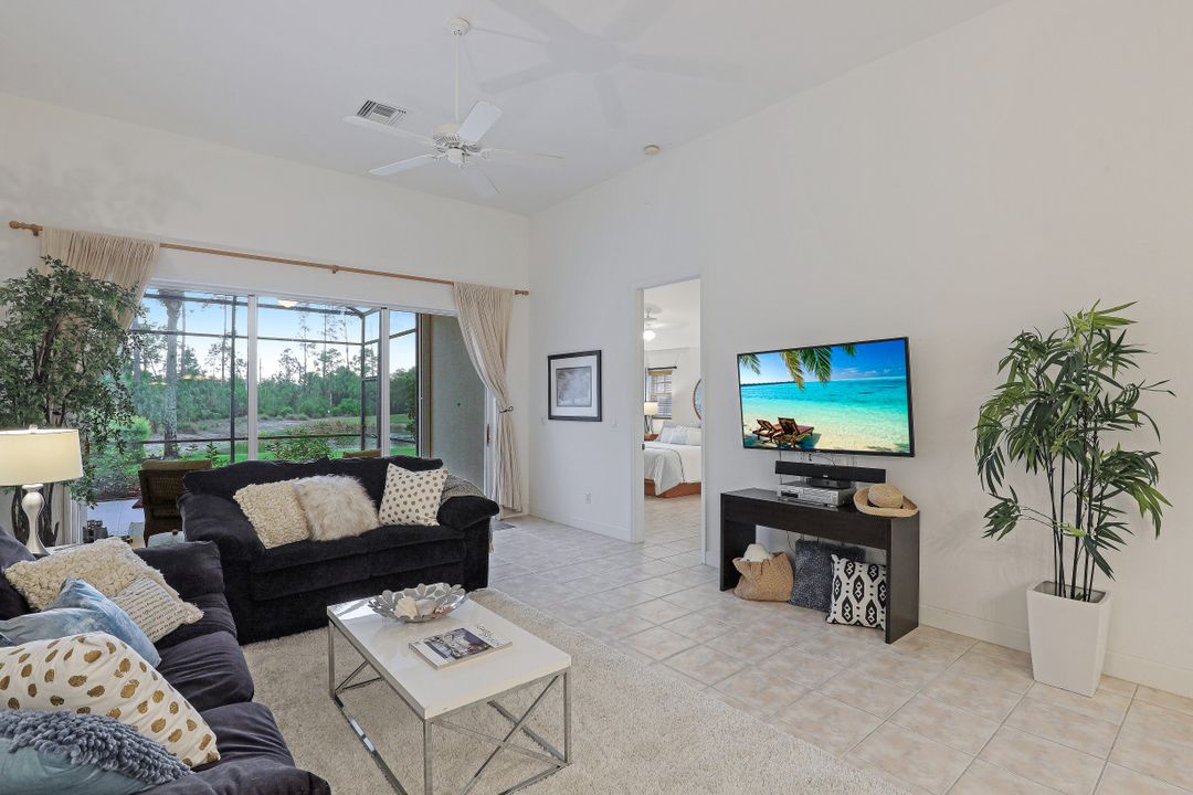 5873 Northridge Dr, Naples, FL 34110