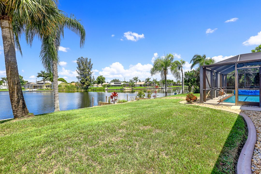 2002 SE 6th Ave, Cape Coral, FL 33990