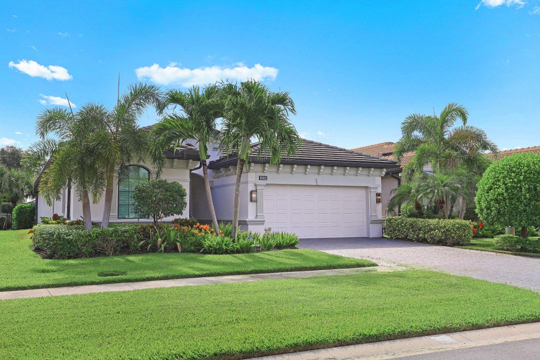 10102 Palazzo Dr, Naples, FL 34119