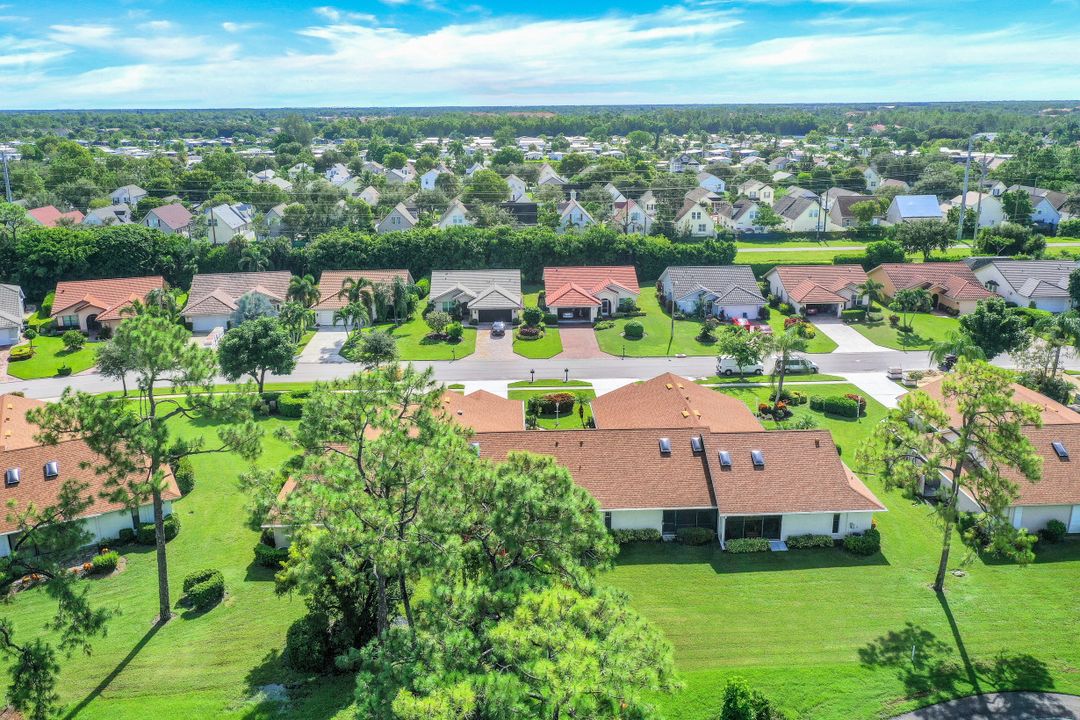 606 Kings Way, Naples, FL 34104