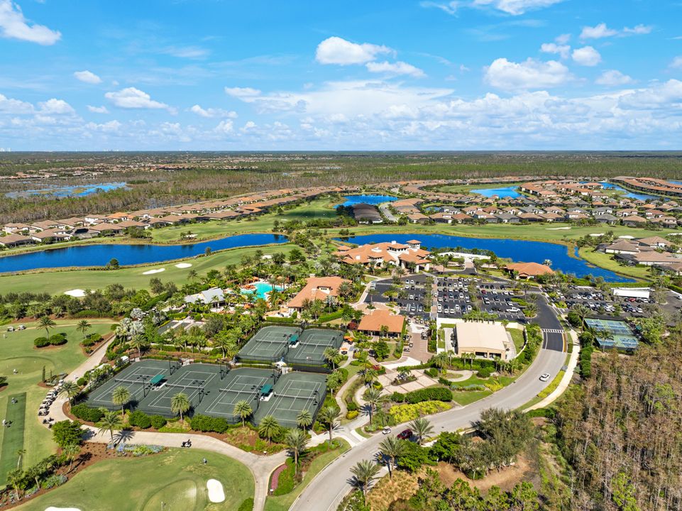 8880 Savona Ct, Naples, FL 34119