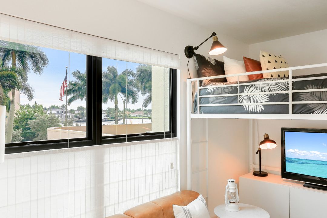 4451 Gulf Shore Blvd N #205, Naples, FL 34103