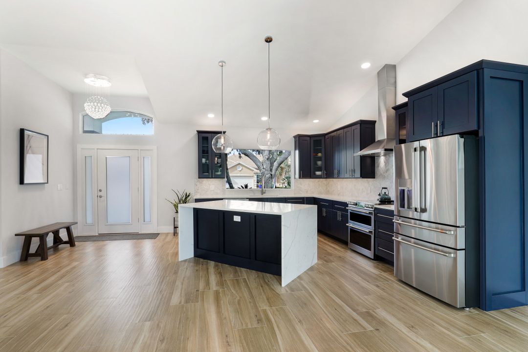 11102 Phoenix Way, Naples, FL 34119