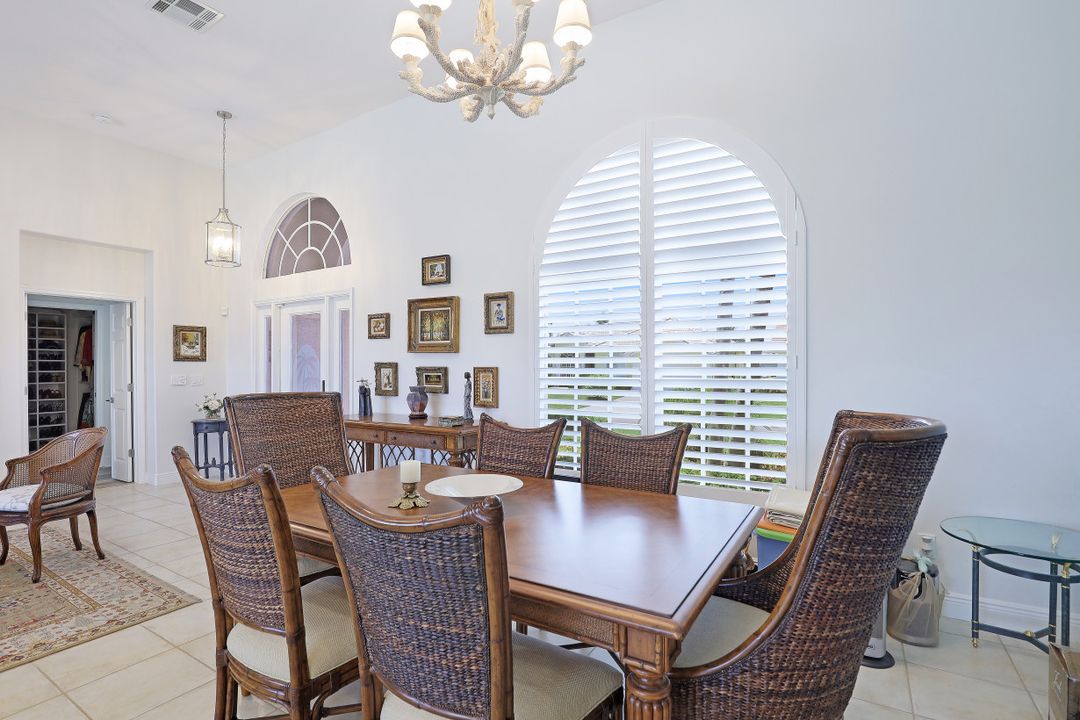 371 Capistrano Ct, Marco Island, FL 34145