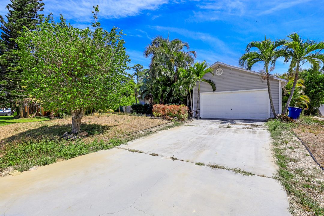 8052 Cypress Dr N, Fort Myers, FL 33967