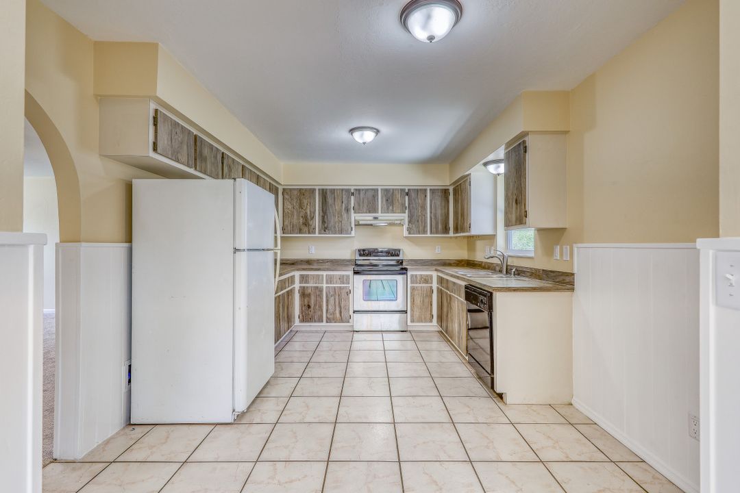 1321 NE 17th St, Cape Coral, FL 33909