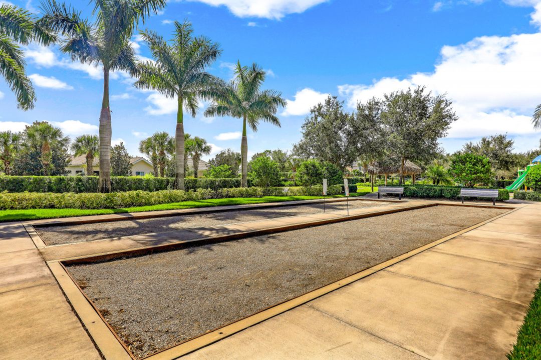 2630 Bloom Ln, Naples, FL 34120