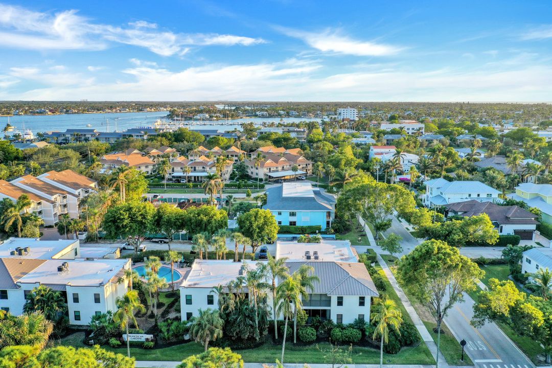 812 10th Ave S #812, Naples, FL 34102