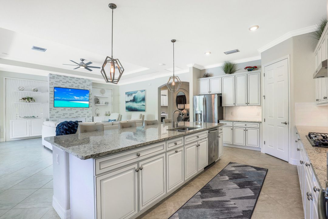 2134 Antigua Ln, Naples, FL 34120