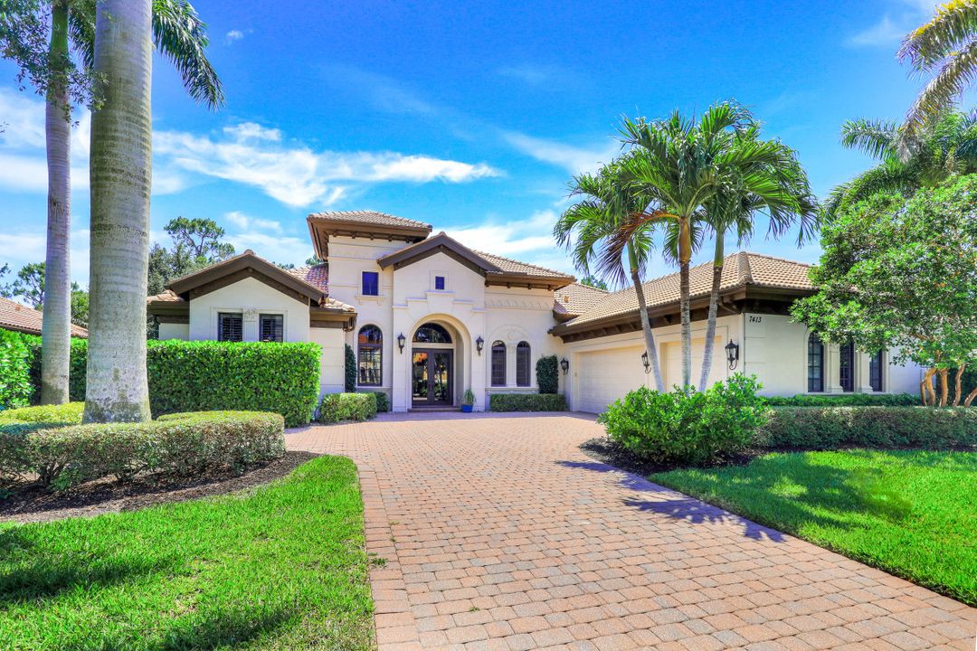 7413 Byrons Way, Naples, FL 34113
