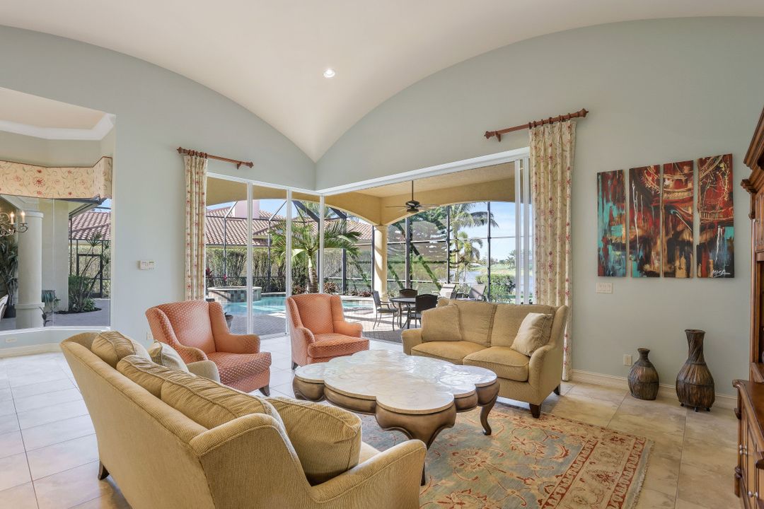 7417 Treeline Dr, Naples, FL 34119