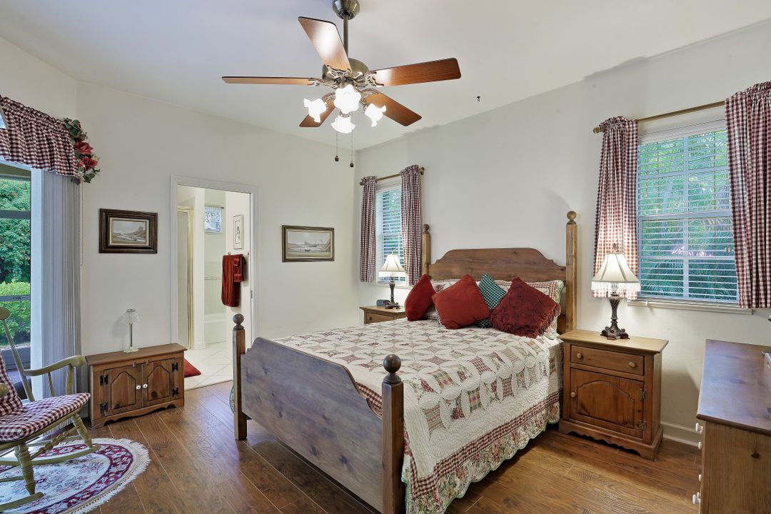 61 1st St, Bonita Springs, FL 34134