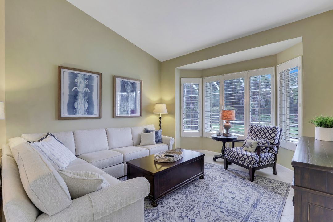 9245 The Ln, Naples, FL 34109