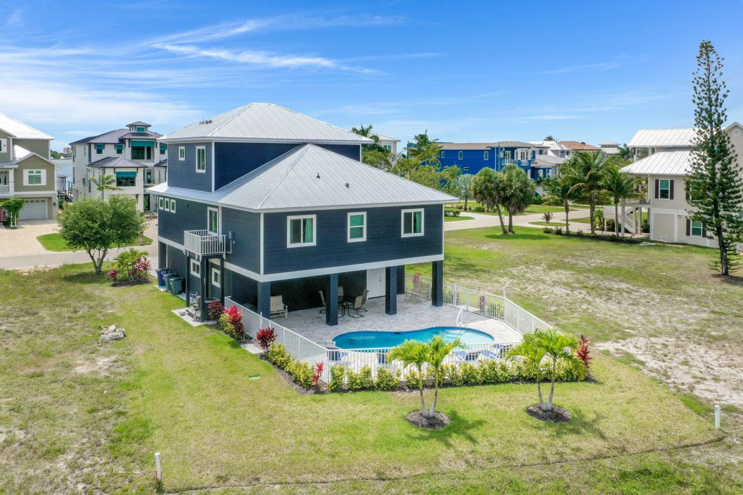 816 San Carlos Dr, Fort Myers Beach, FL 33931