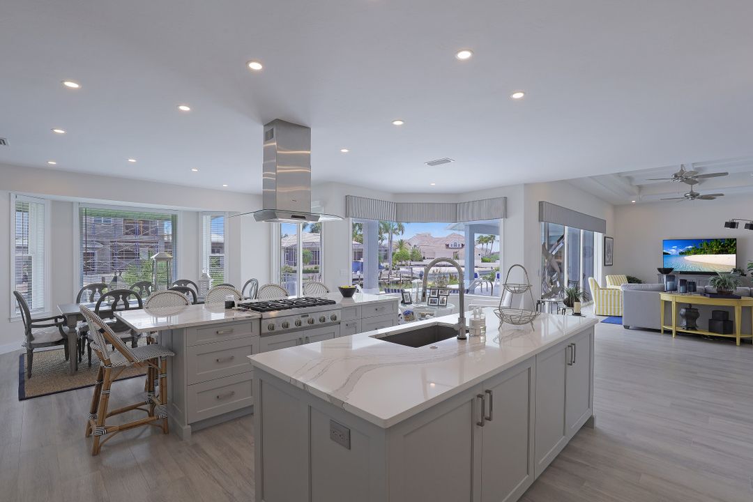 470 Maunder Ct, Marco Island, FL 34145