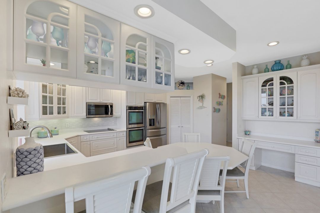 450 Spinnaker Dr, Marco Island, FL 34145