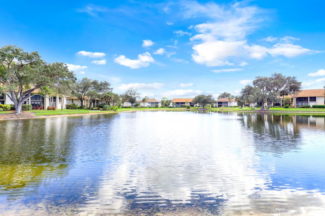 560 Retreat Dr #201, Naples, FL 34110