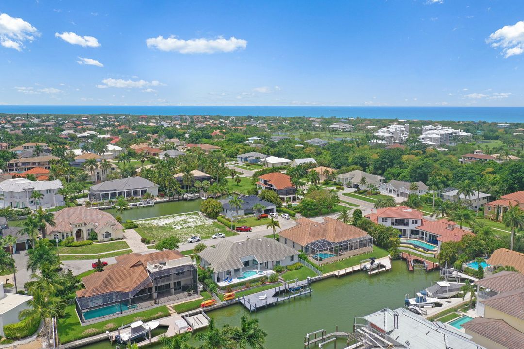 470 Maunder Ct, Marco Island, FL 34145