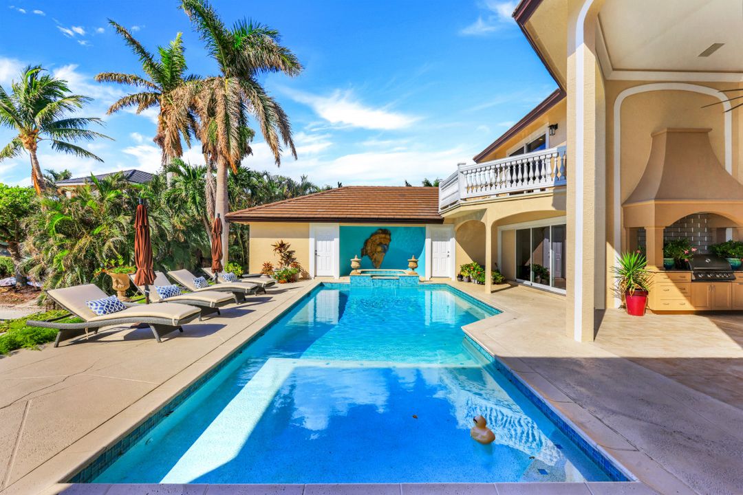 856 Inlet Dr, Marco Island, FL 34145