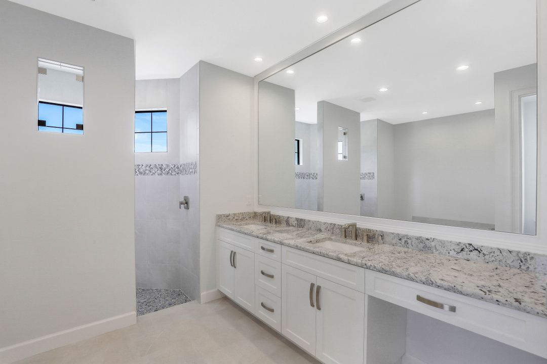 782 Saturn Ct, Marco Island, FL 34145