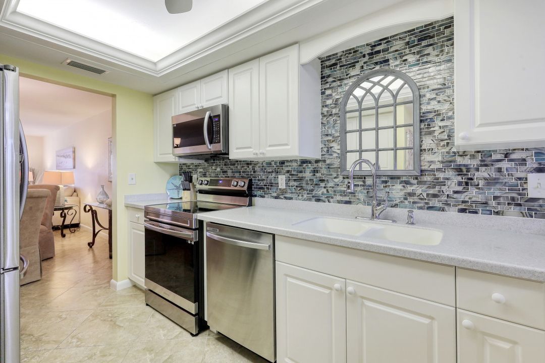 912 SE 46th St #202, Cape Coral, FL 33904