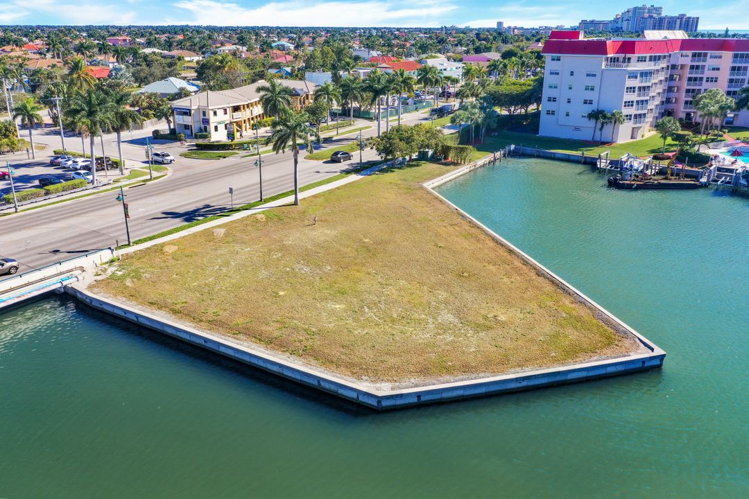 328 N Collier Blvd, Marco Island, FL 34145