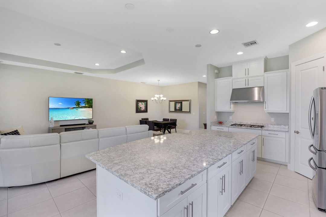 8199 Lucello Terrace N, Naples, FL 34114