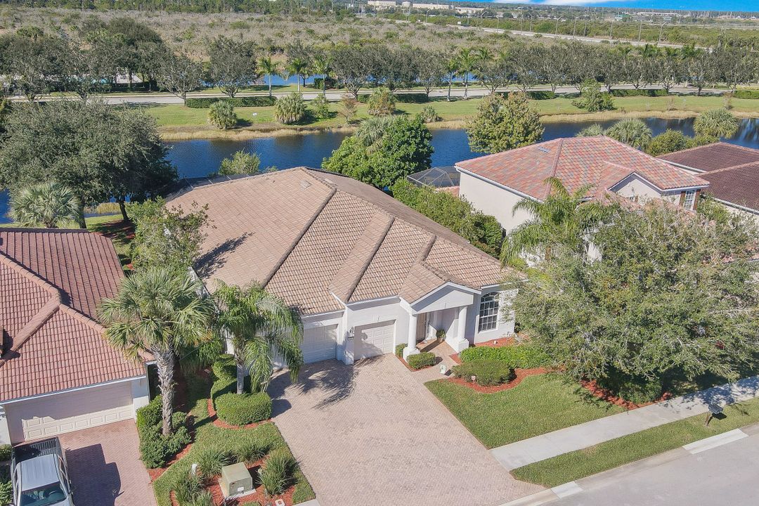 2065 Mandarin Ln, Naples, FL 34120