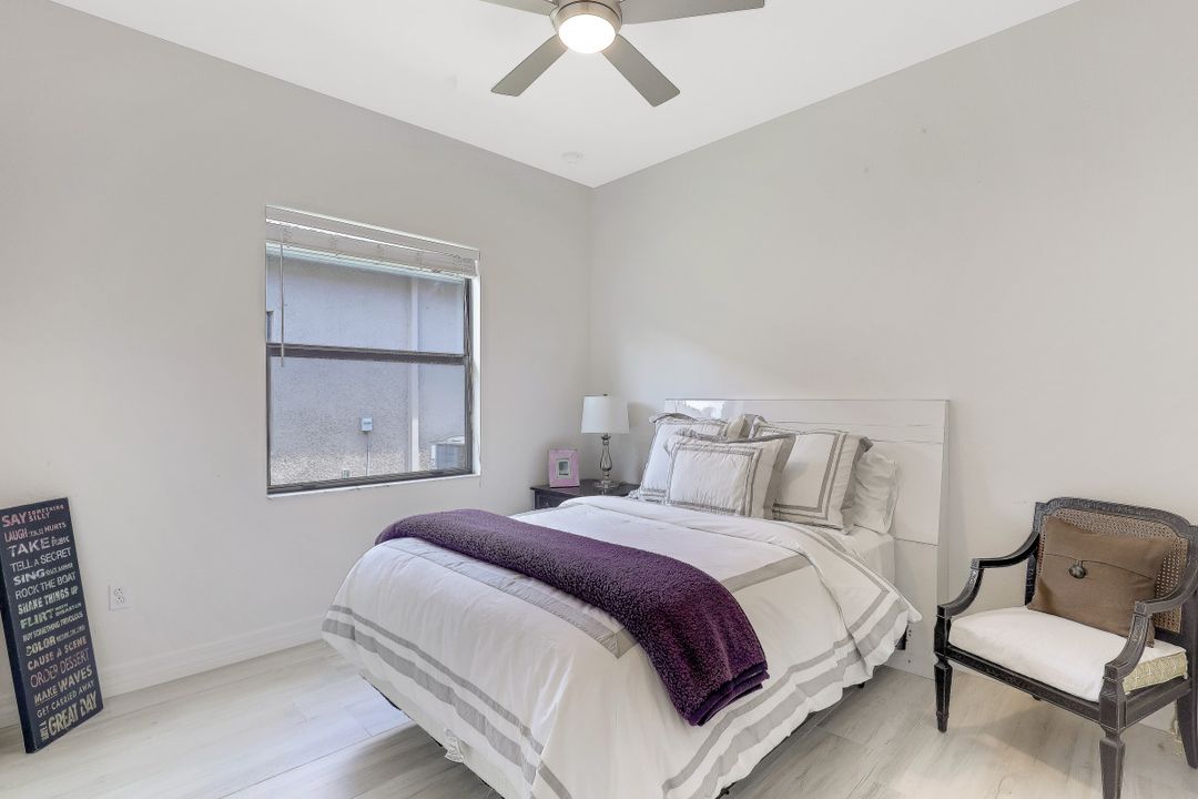 13824 Luna Dr, Naples, FL 34109