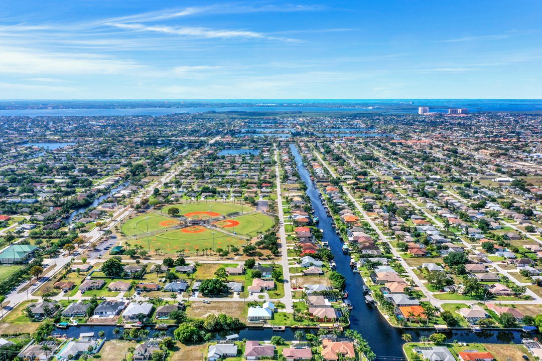 432 Mohawk Pkwy, Cape Coral, FL 33914