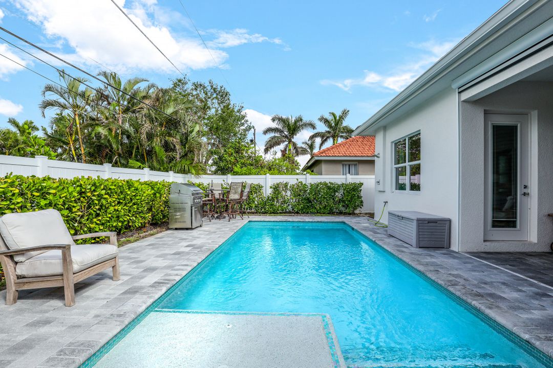 693 105th Ave N, Naples, FL 34108