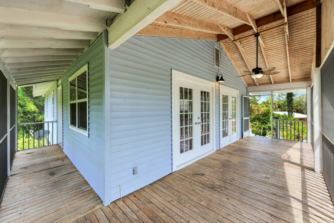 5202 Cypress Ln, Naples, FL 34113