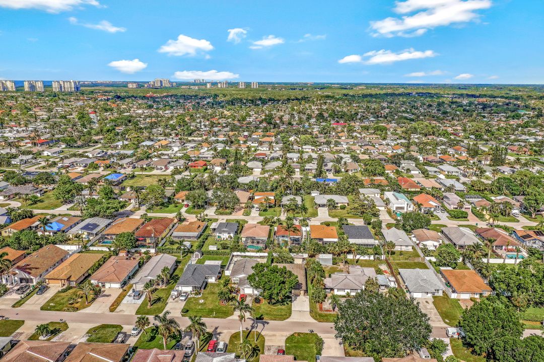 749 97th Ave N, Naples, FL 34108