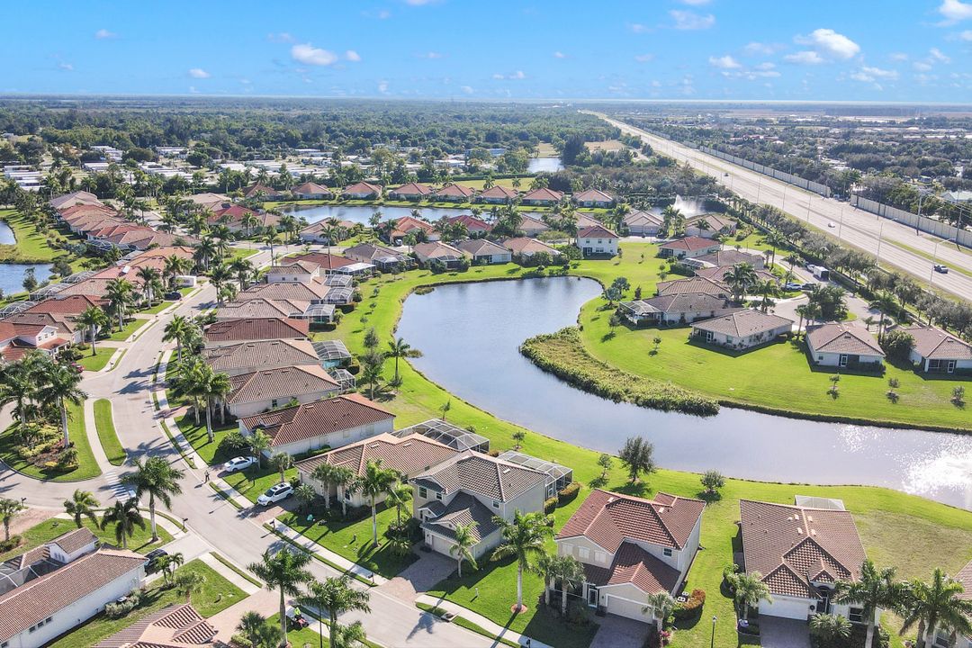 14832 Canton Ct, Naples, FL 34114