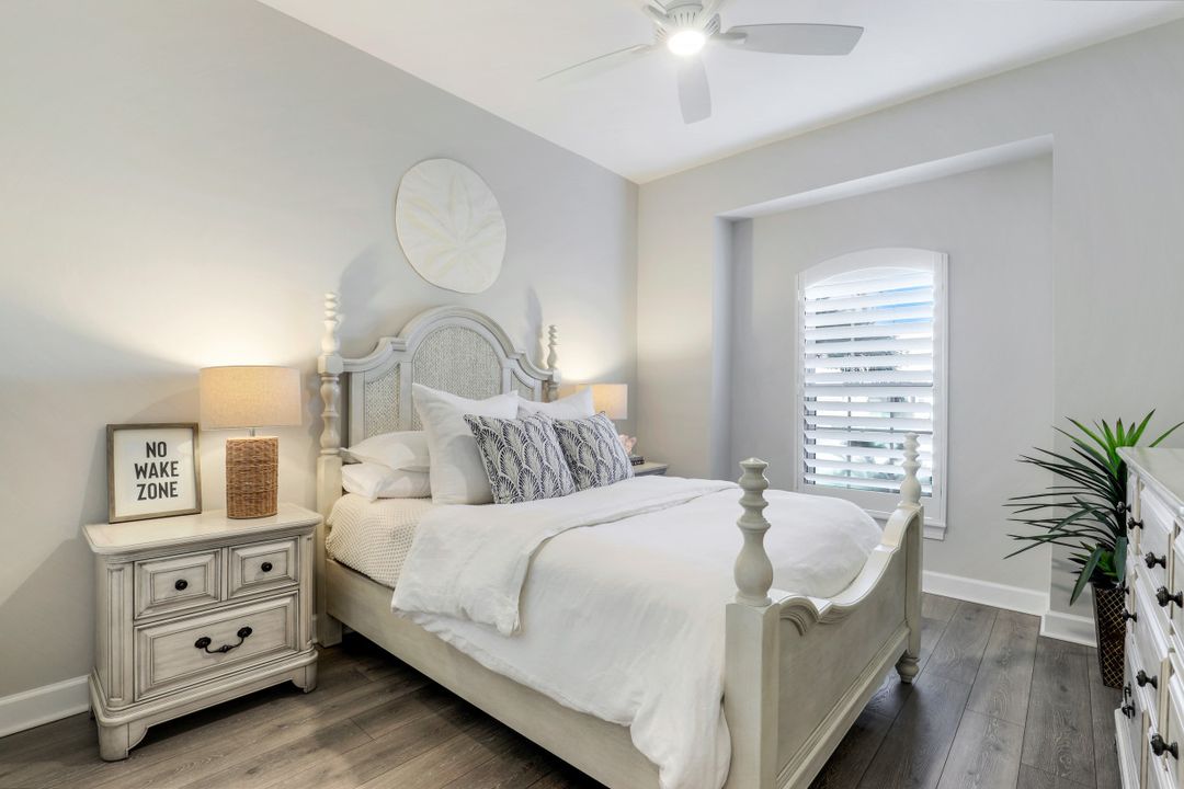 9496 Montelanico Loop, Naples, FL 34119