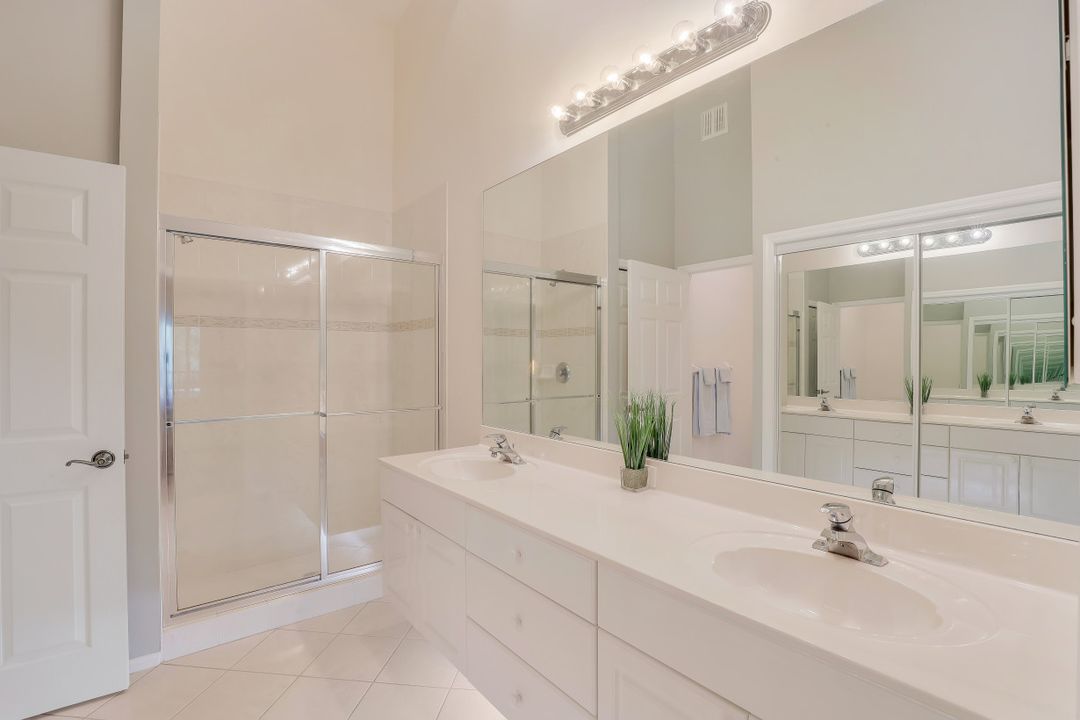 6830 Beach Resort Dr #4, Naples, FL 34114