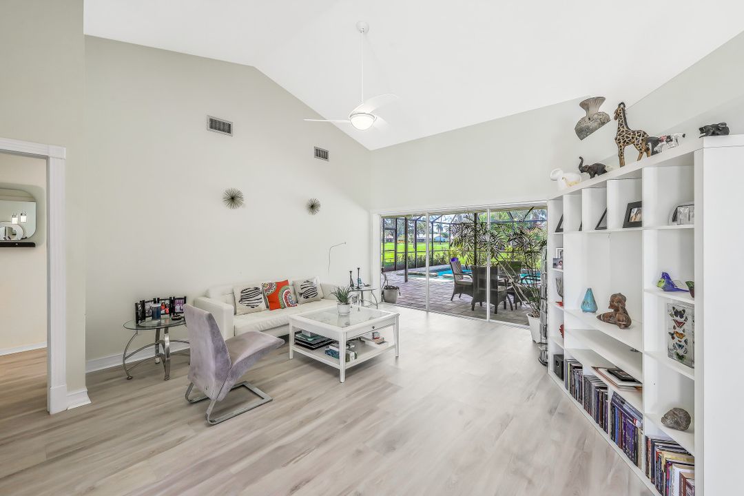 2016 Duke Dr, Naples, FL 34110