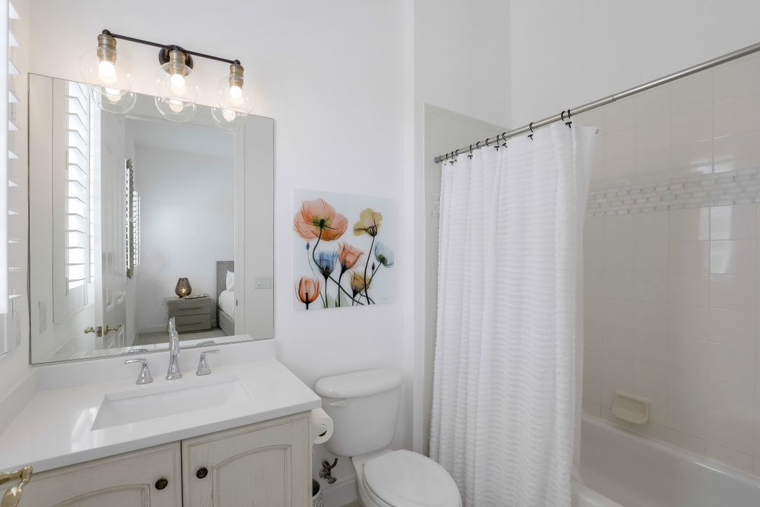 9263 Museo Cir #204, Naples, FL 34114