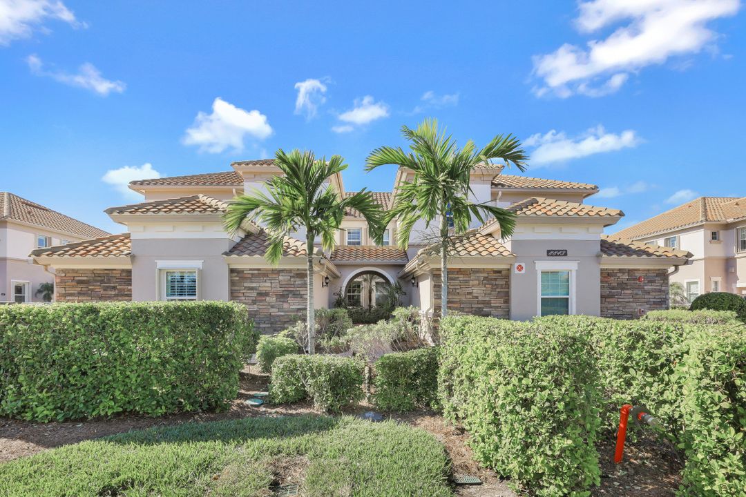 8843 Nautical Landing Cir #201, Naples, FL 34120