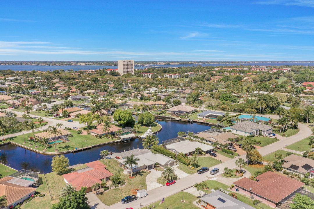 6572 E Town and River Rd, Fort Myers, FL 33919